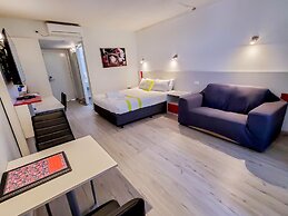 Sandors Motor Inn