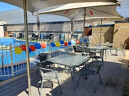 Sandors Motor Inn