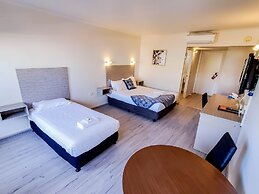 Sandors Motor Inn