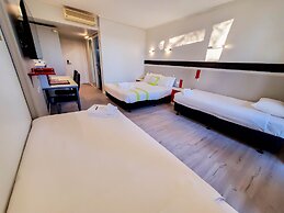 Sandors Motor Inn