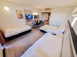 Sandors Motor Inn