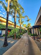 Sandors Motor Inn