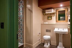 The White Horse - A Heartwood Inn