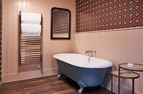 The White Horse - A Heartwood Inn