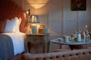 The White Horse - A Heartwood Inn