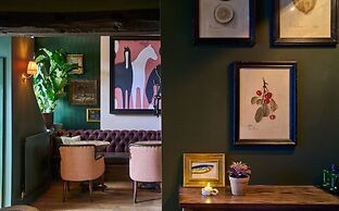 The White Horse - A Heartwood Inn