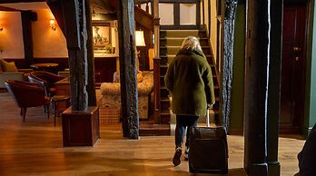 The White Horse - A Heartwood Inn
