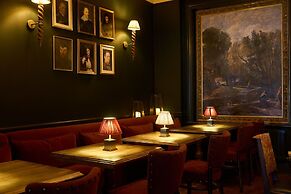 The White Horse - A Heartwood Inn