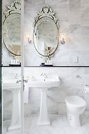 The Metropole Hotel