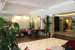 The Metropole Hotel
