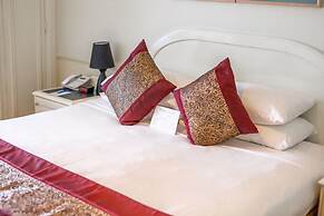 Twin Towers Inn