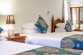 Twin Towers Inn