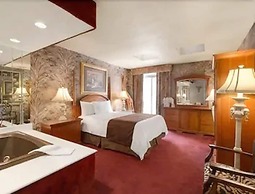 Travelodge by Wyndham Niagara Falls Fallsview