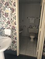 Travelodge by Wyndham Niagara Falls Fallsview