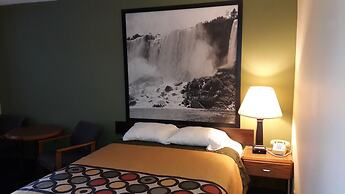 Super 8 by Wyndham Niagara Falls North