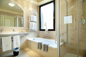 Colomba D'Oro Hotel