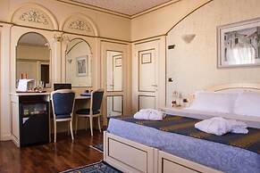 Colomba D'Oro Hotel