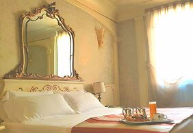 Colomba D'Oro Hotel