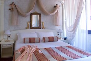 Colomba D'Oro Hotel