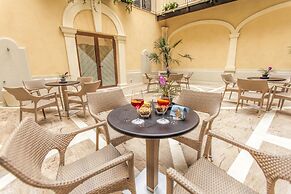 Colomba D'Oro Hotel
