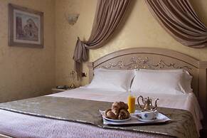 Colomba D'Oro Hotel