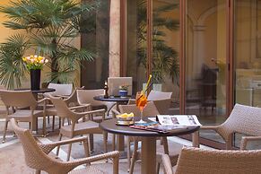 Colomba D'Oro Hotel