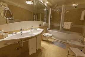 Colomba D'Oro Hotel