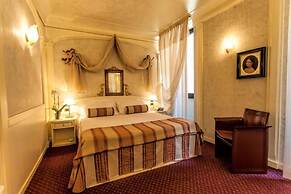 Colomba D'Oro Hotel