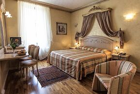 Colomba D'Oro Hotel