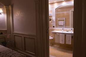 Colomba D'Oro Hotel