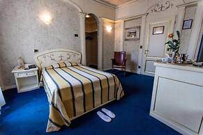 Colomba D'Oro Hotel