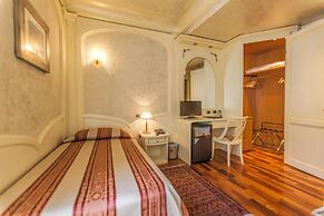 Colomba D'Oro Hotel