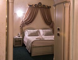 Colomba D'Oro Hotel