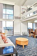 DoubleTree by Hilton Hotel Berkeley Marina