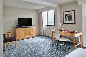 DoubleTree by Hilton Hotel Berkeley Marina
