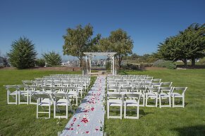 DoubleTree by Hilton Hotel Berkeley Marina