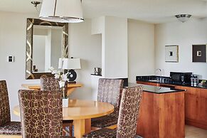 DoubleTree by Hilton Hotel Berkeley Marina