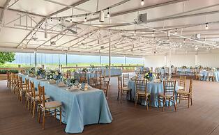 The Singer Oceanfront Resort, Curio Collection by Hilton