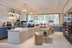 The Singer Oceanfront Resort, Curio Collection by Hilton