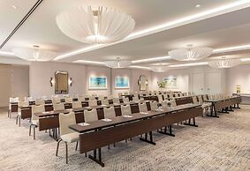 The Singer Oceanfront Resort, Curio Collection by Hilton