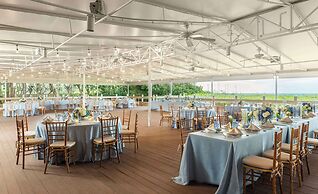 The Singer Oceanfront Resort, Curio Collection by Hilton