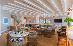 The Singer Oceanfront Resort, Curio Collection by Hilton