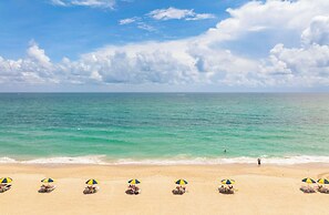The Singer Oceanfront Resort, Curio Collection by Hilton