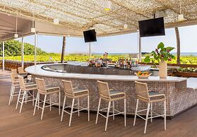 The Singer Oceanfront Resort, Curio Collection by Hilton