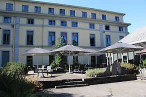 Castel de Pont-à-Lesse Hotel