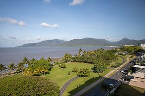Cairns Harbourside Hotel