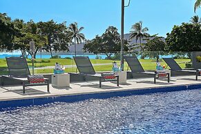 Cairns Harbourside Hotel