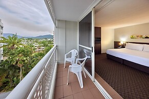Cairns Harbourside Hotel