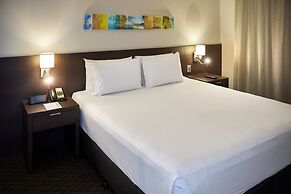 Cairns Harbourside Hotel