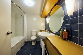 Cairns Harbourside Hotel